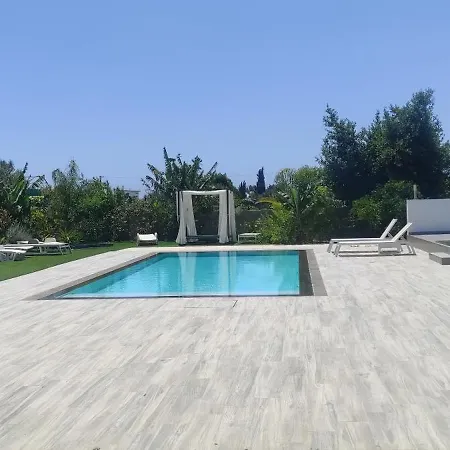 Kiti Village Villa, Cyprus, Salt-Water Pool, 6 Bedrooms, Larnaca Exterior photo